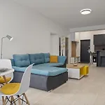 Brighthouse With View Apartman