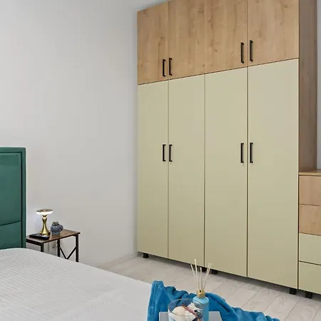 Brighthouse With View *