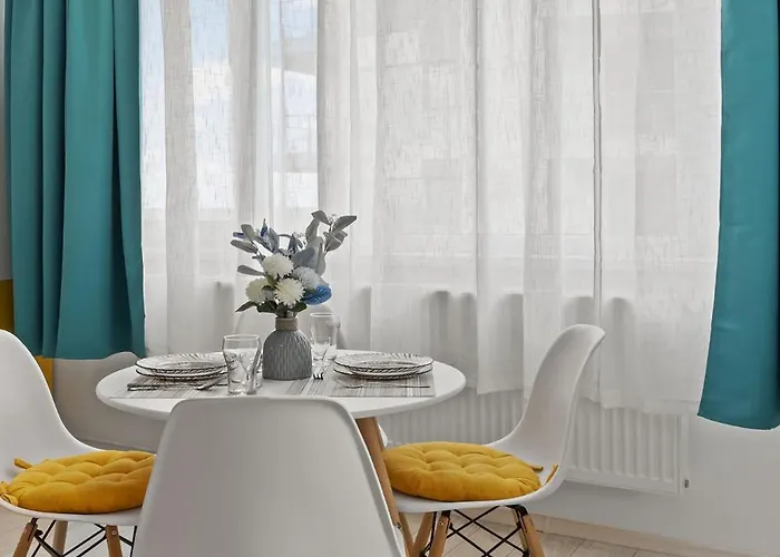 Brighthouse With View Apartament *